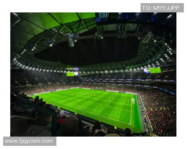 荣耀绿茵群英荟萃 足球球星高清壁纸4K精彩呈现